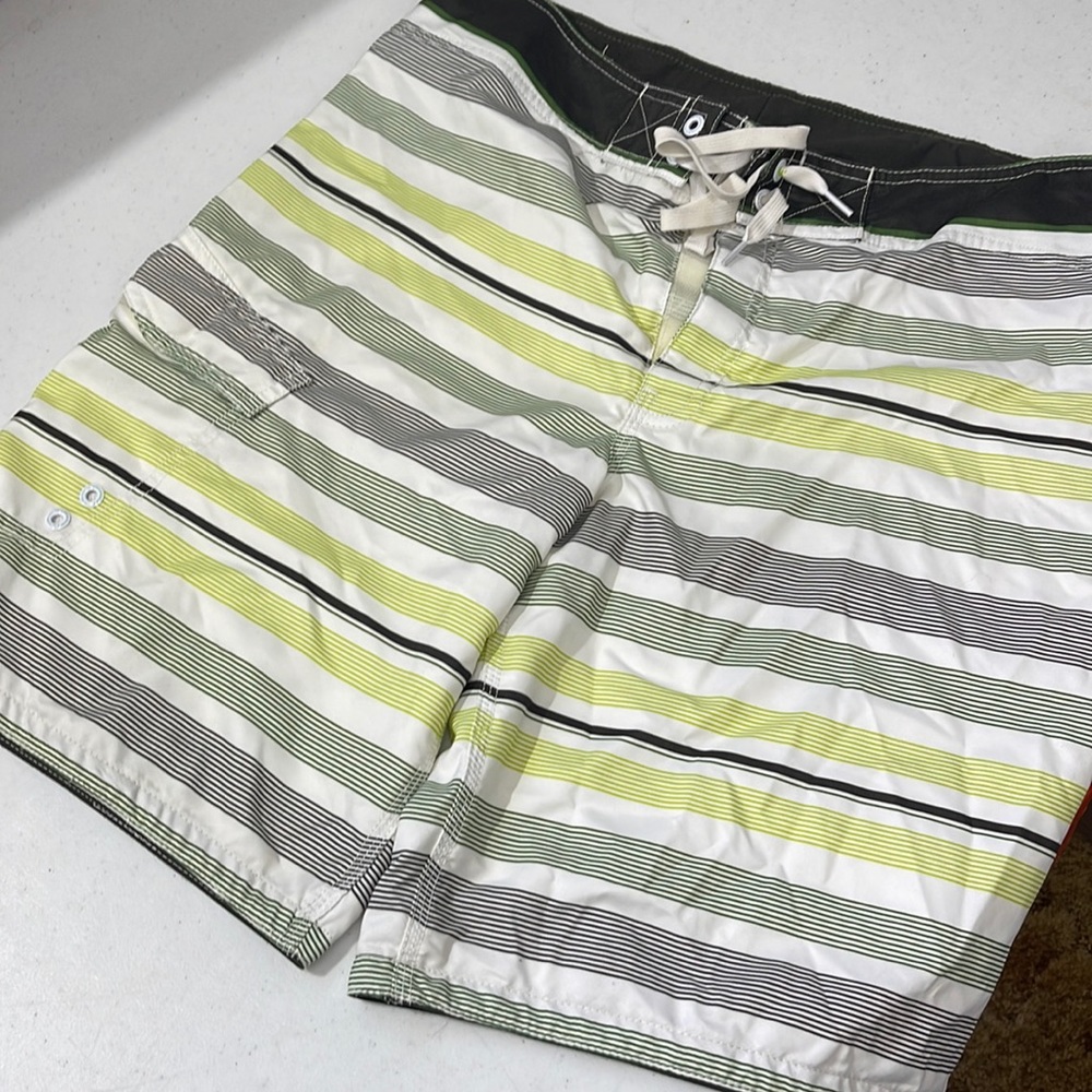 Mossimo swim 34